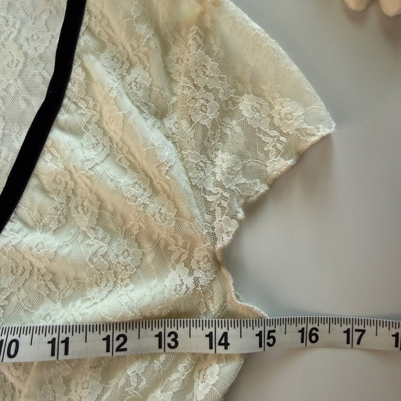 UO Kimchi Blue Cream Lace V Neck Babydoll Sheer Bow Cap Sleeve Blouse Top Medium - Picture 5 of 6